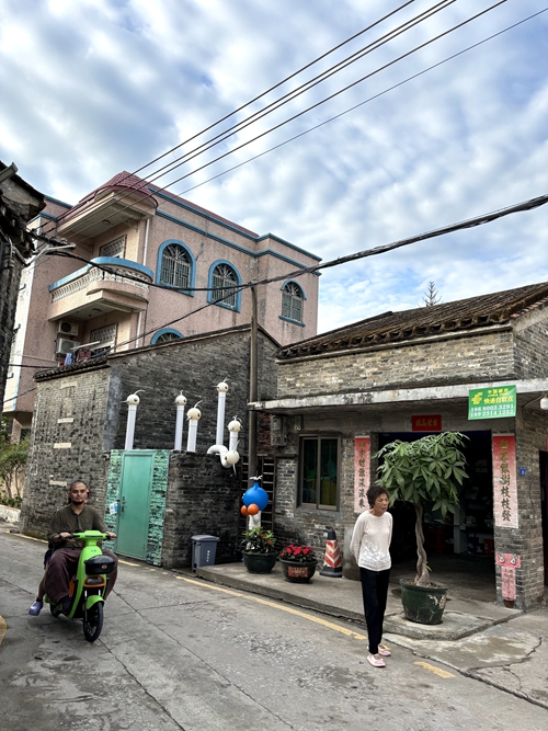 证券配资APP 用艺术描绘岭南水乡的模样，广东南海大地艺术节开幕